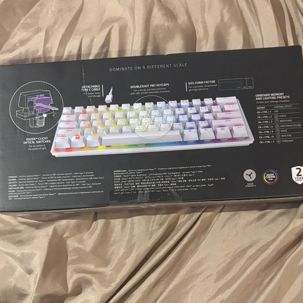 Razer Huntsman Mini Mercury with Rainbow Keysboarf